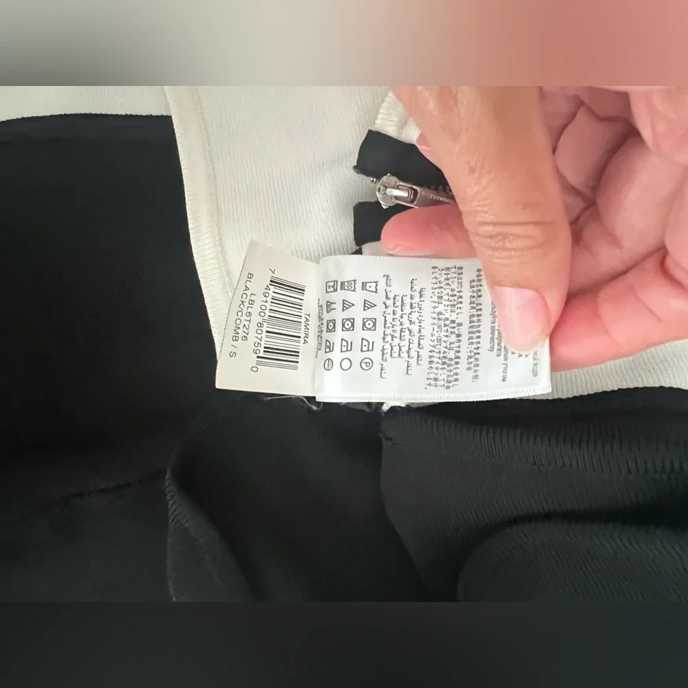 BCBGMAXAZRIA "Tamira" Bodycon Dress. Size S. Black & White Zip Up Back. - Picture 5 of 6